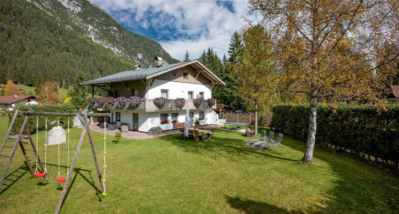 ロイタシュHaus Sonnenwegアパートメント エクステリア 写真