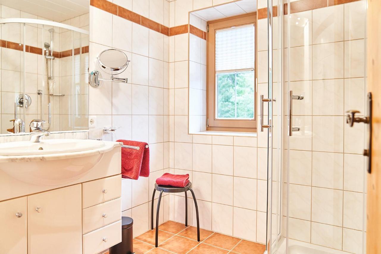 ロイタシュHaus Sonnenwegアパートメント エクステリア 写真